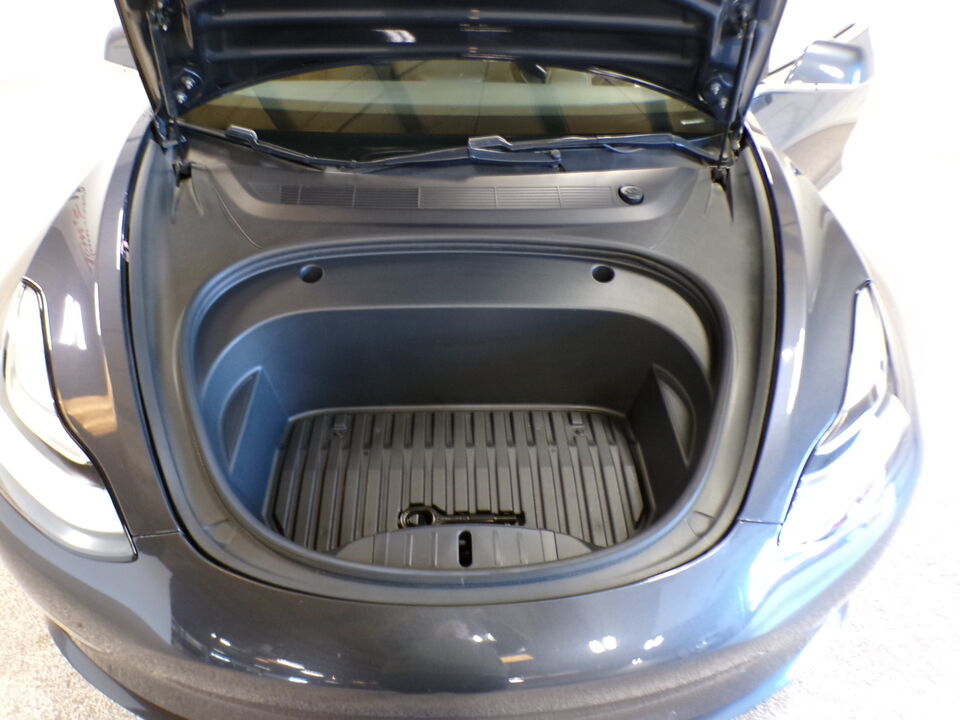2020 Tesla Model 3  - Tom's Credit City