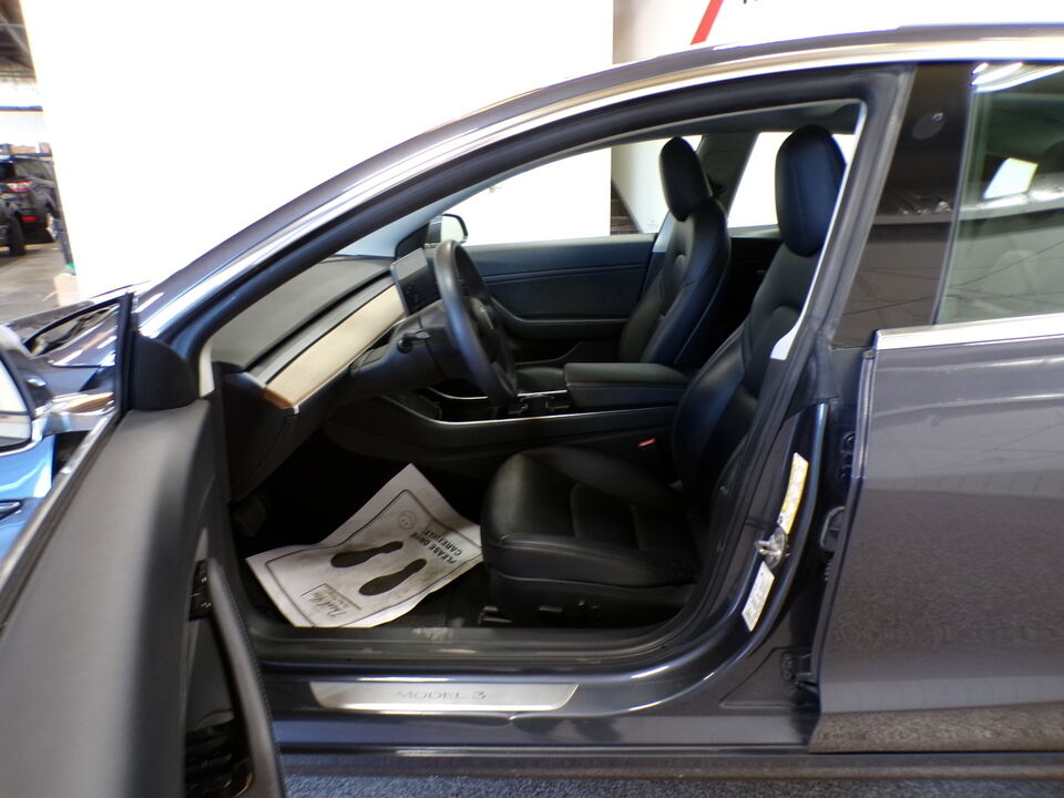 2020 Tesla Model 3  - Tom's Credit City