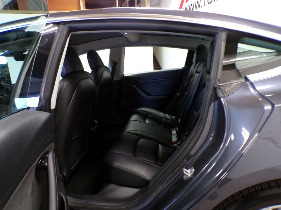 2020 Tesla Model 3  - Tom's Credit City
