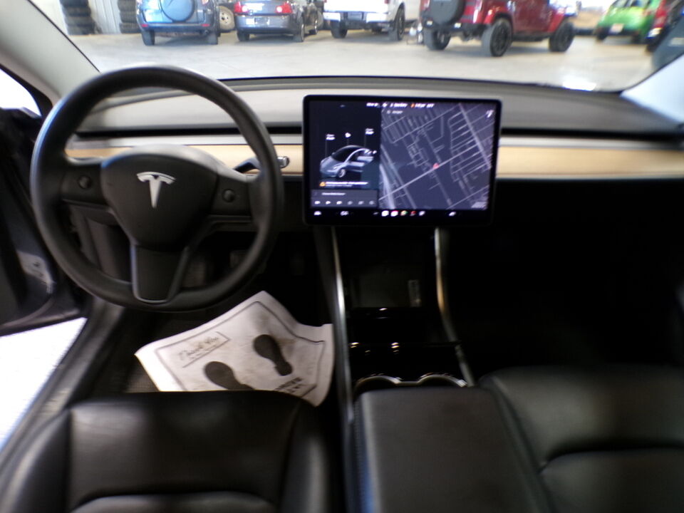 2020 Tesla Model 3  - Tom's Credit City