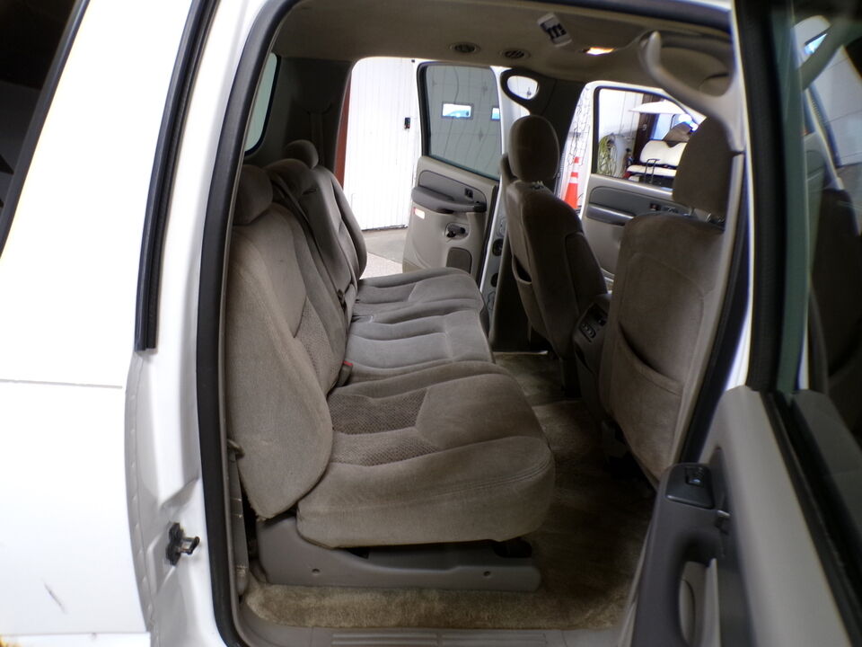 2003 Chevrolet Suburban  - Tom's Credit City