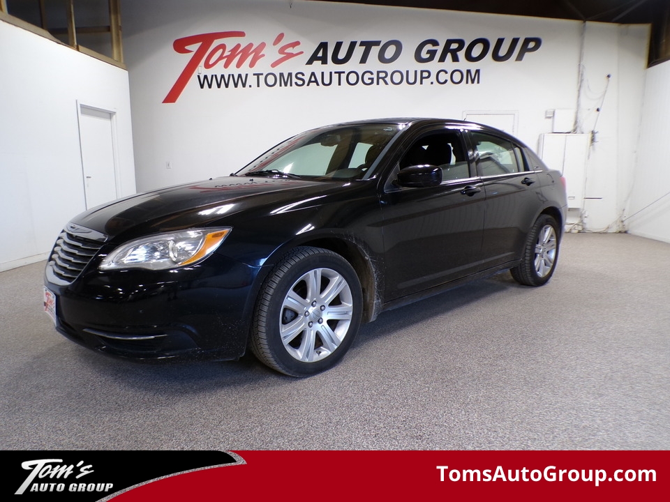 2013 Chrysler 200 Touring  - N09818L  - Tom's Auto Group