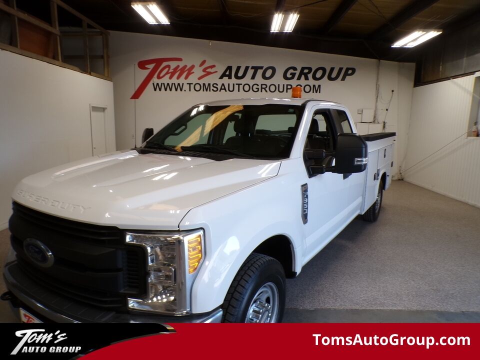 2017 Ford F-350  - Tom's Auto Group