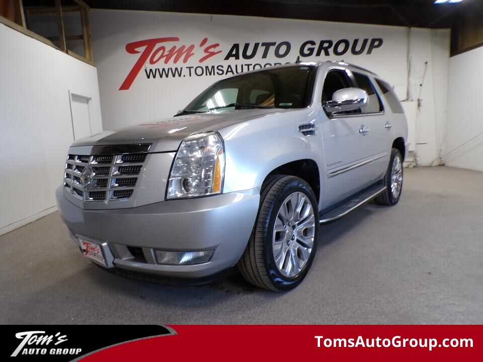 2013 Cadillac Escalade  - Tom's Auto Sales, Inc.