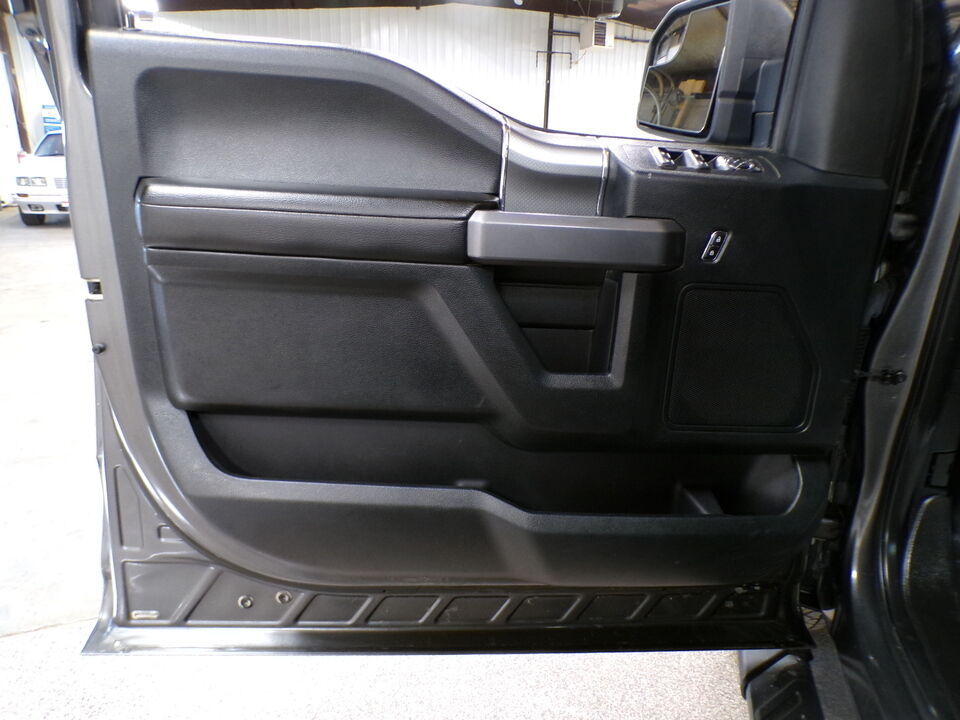 2017 Ford F-150  - Tom's Credit City