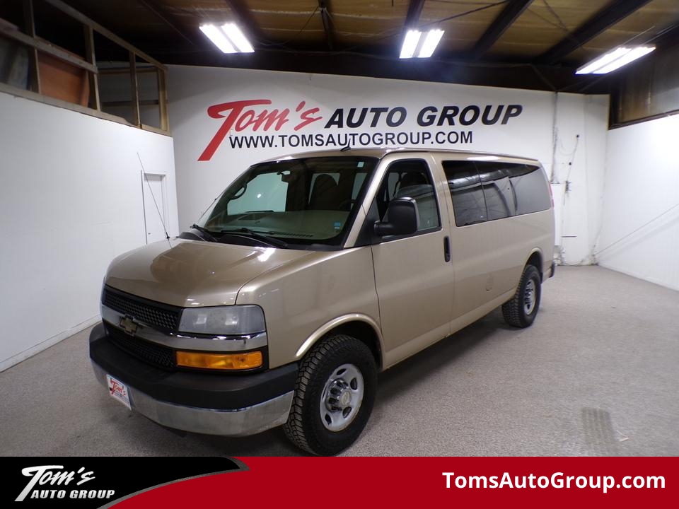 2012 Chevrolet Express Passenger 1LT  - T12386  - Tom's Truck