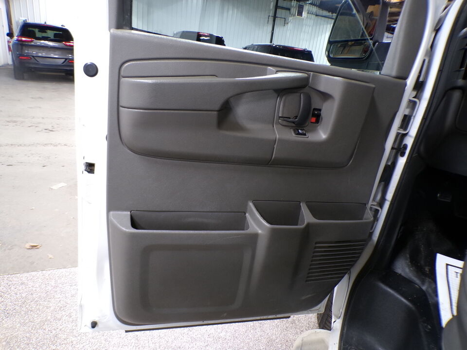 2014 GMC Savana Cargo Van  - Tom's Credit City