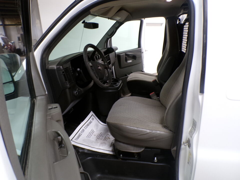 2014 GMC Savana Cargo Van  - Tom's Credit City