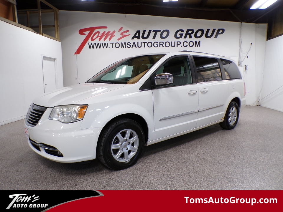 2012 Chrysler Town & Country Touring-L  - B50750L  - Tom's Auto Group