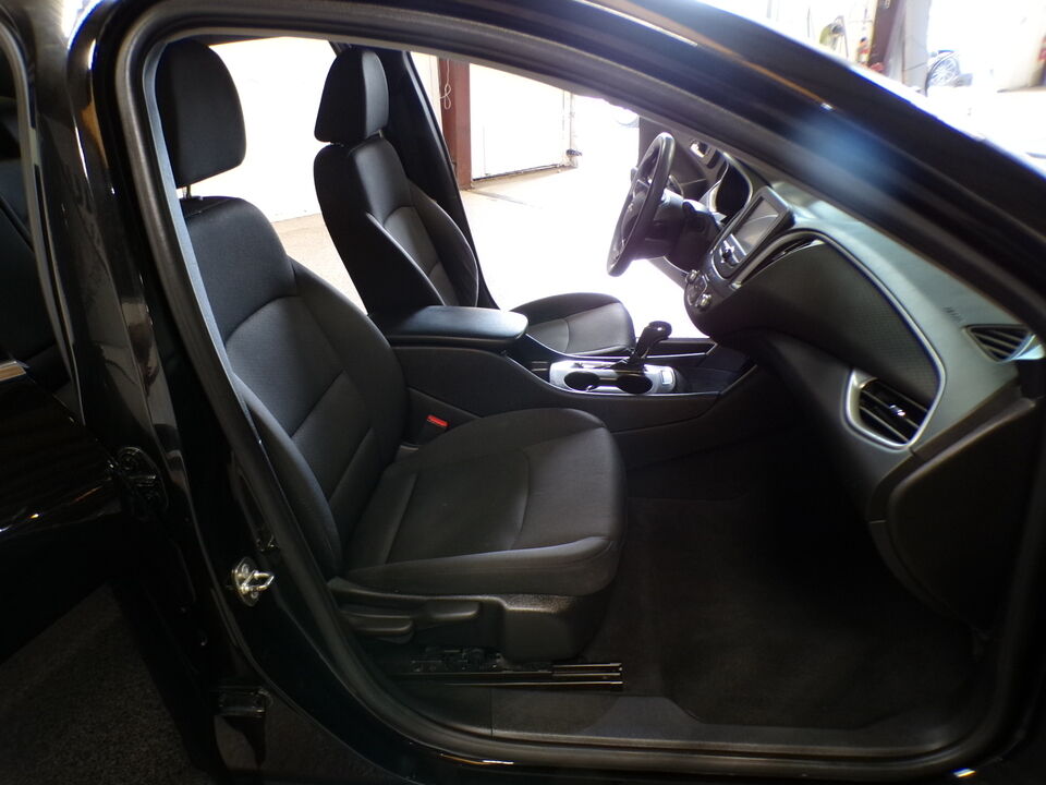 2018 Chevrolet Malibu  - Tom's Credit City