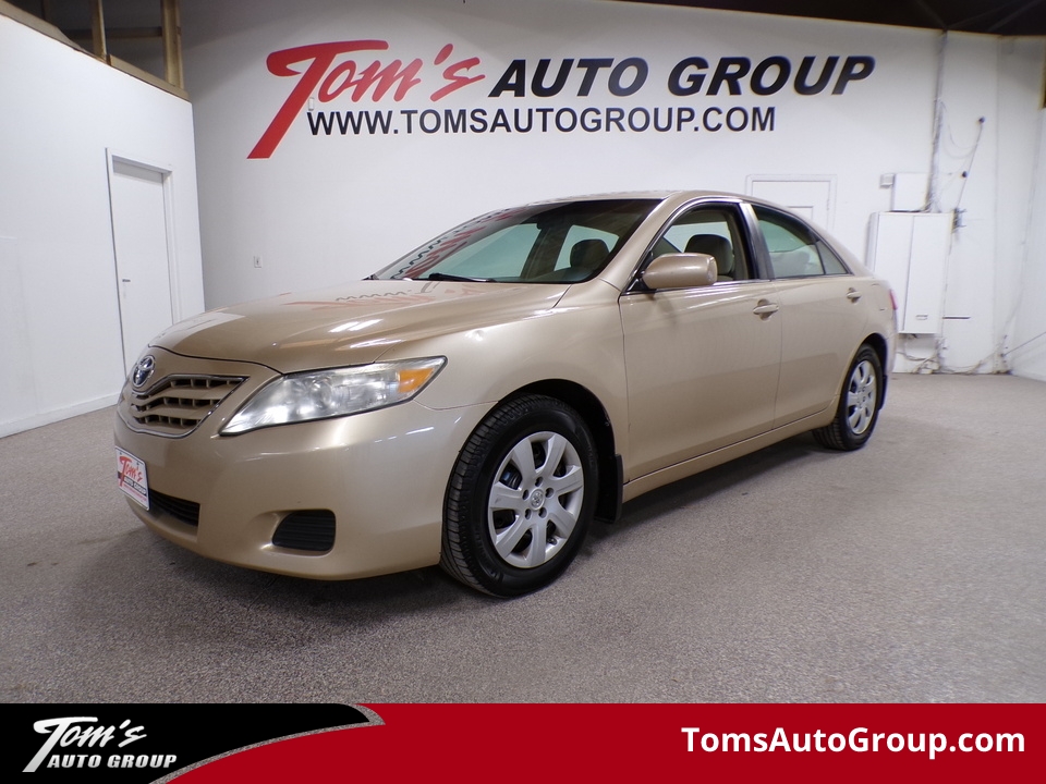 2010 Toyota Camry LE  - B22321L  - Tom's Auto Group