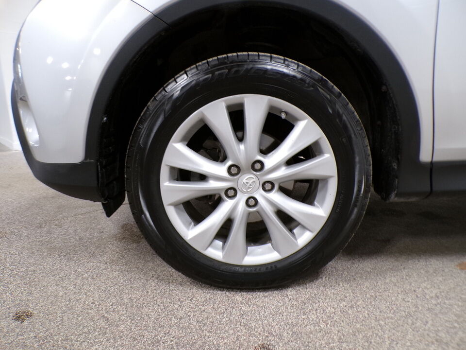 2014 Toyota RAV-4  - Tom's Budget Cars