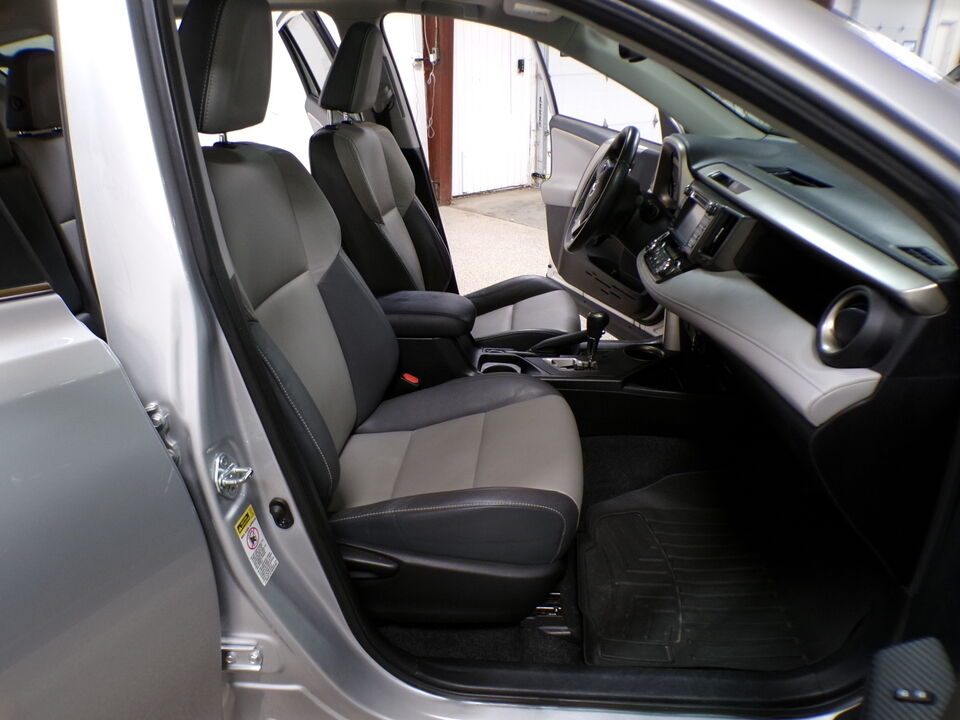 2014 Toyota RAV-4  - Tom's Budget Cars