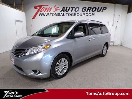 2013 Toyota Sienna XLE for Sale  - S34620L  - Tom's Venta De Auto