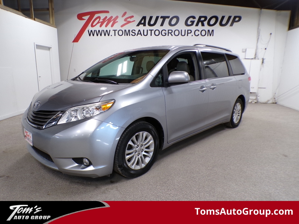 2013 Toyota Sienna XLE  - S34620L  - Tom's Venta De Auto