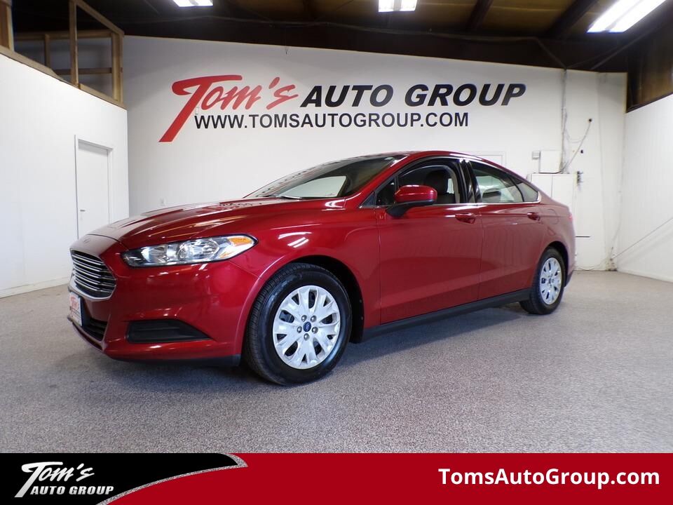 2013 Ford Fusion  - Tom's Auto Group