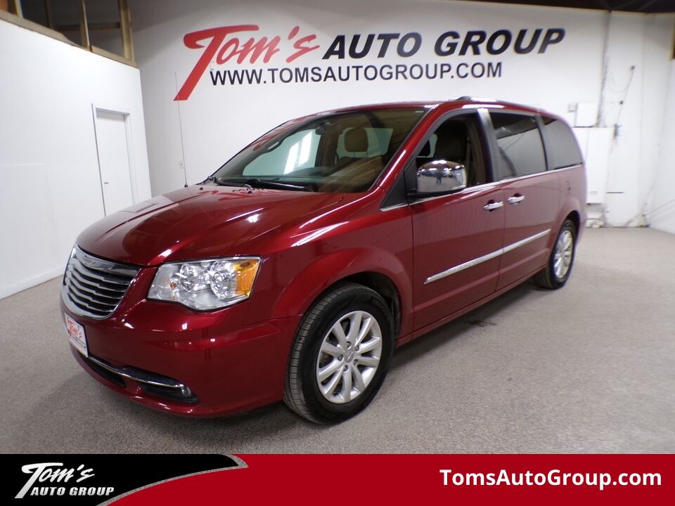 2015 Chrysler Town & Country  - Tom's Auto Group