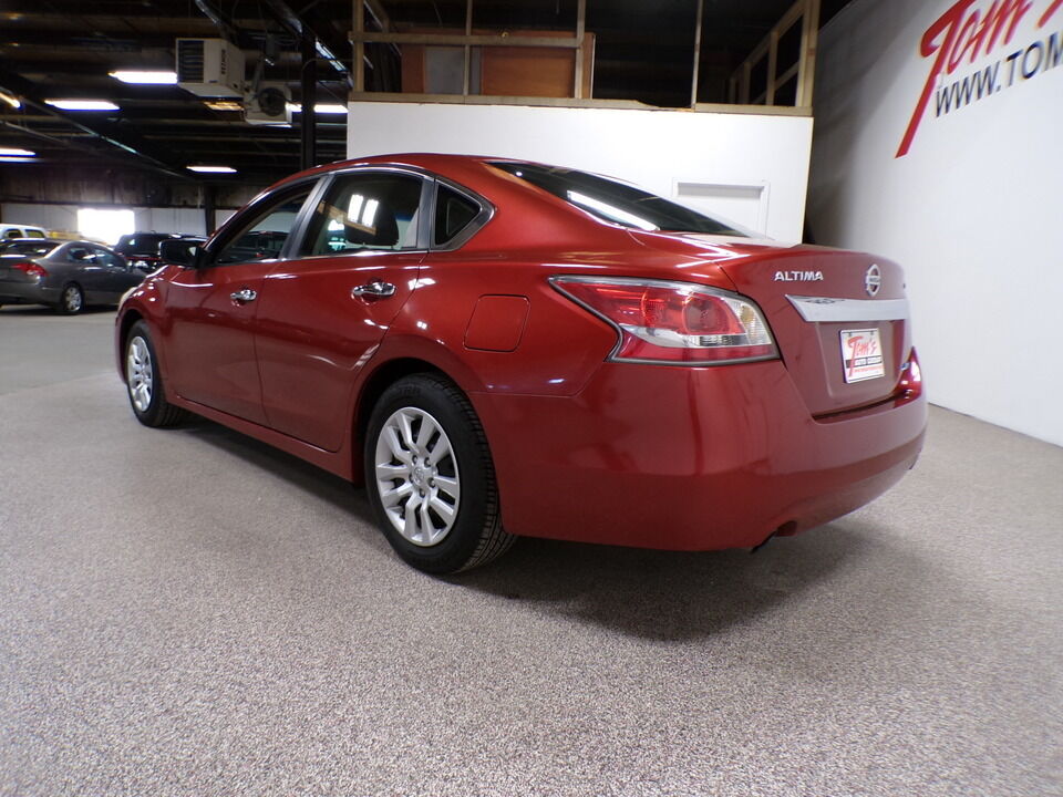 2014 Nissan Altima  - Tom's Credit City