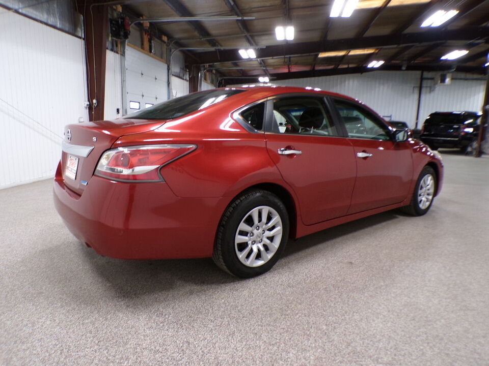 2014 Nissan Altima  - Tom's Credit City