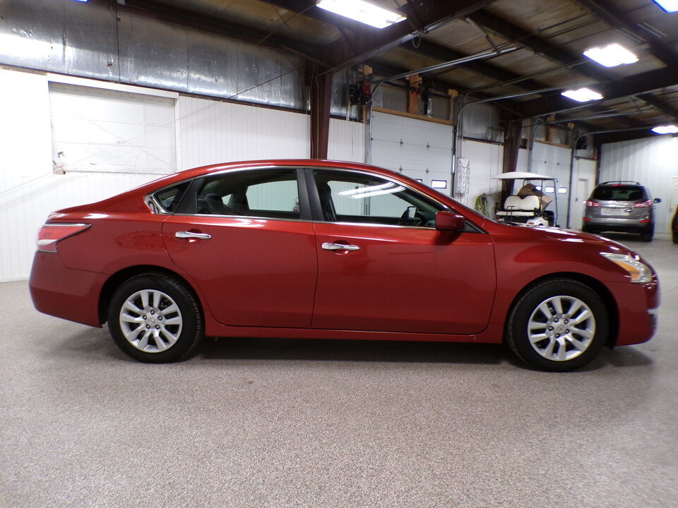 2014 Nissan Altima  - Tom's Credit City