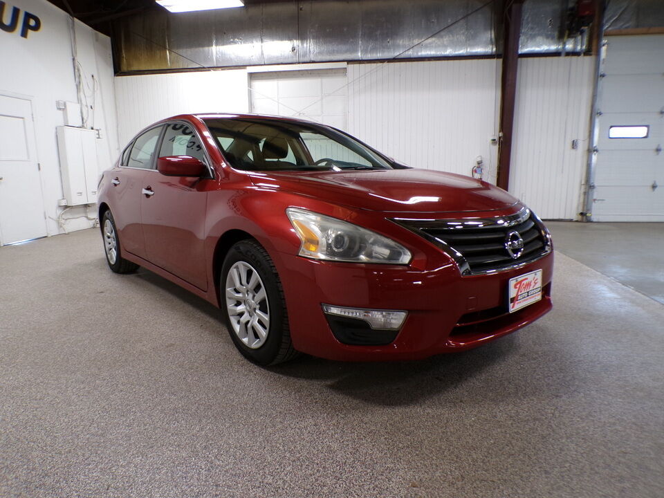 2014 Nissan Altima  - Tom's Credit City