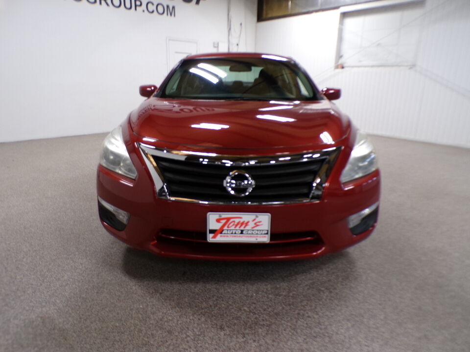 2014 Nissan Altima  - Tom's Credit City