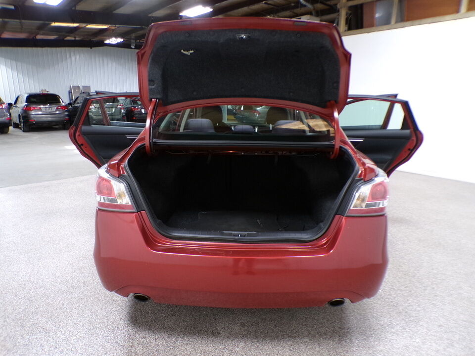 2014 Nissan Altima  - Tom's Credit City