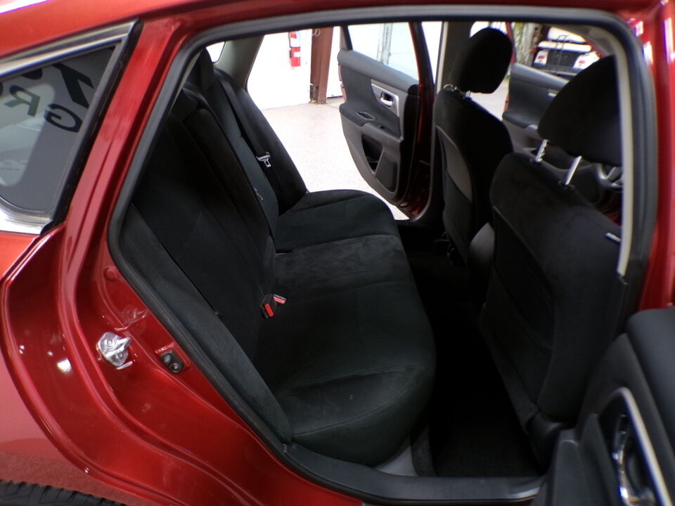 2014 Nissan Altima  - Tom's Credit City