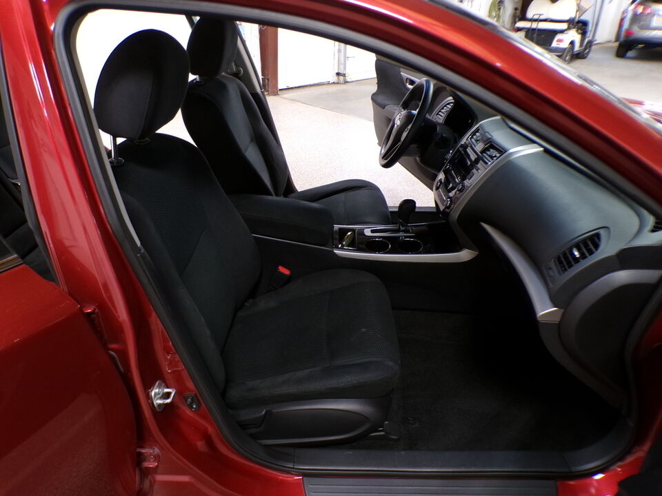 2014 Nissan Altima  - Tom's Credit City
