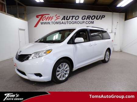 2014 Toyota Sienna LE for Sale  - M78134Z  - Tom's Auto Group