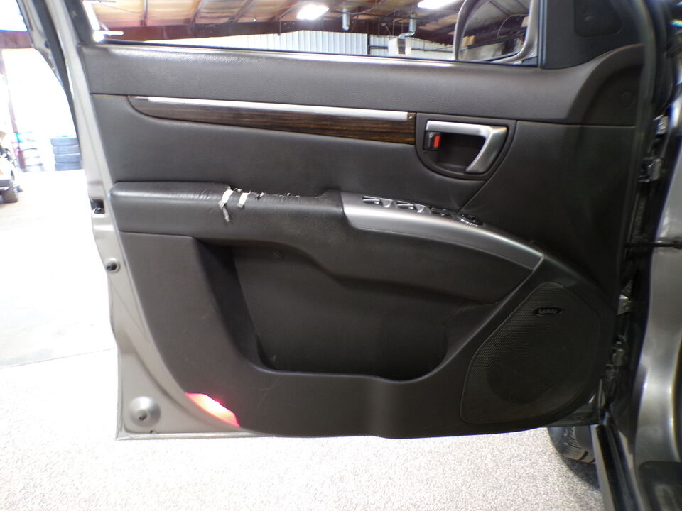 2012 Hyundai Santa Fe  - Tom's Budget Cars
