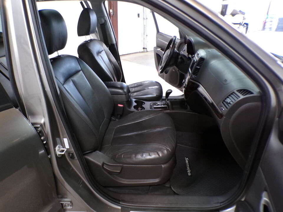 2012 Hyundai Santa Fe  - Tom's Budget Cars