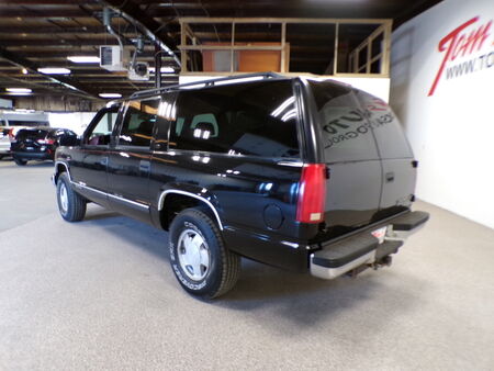 1999 Chevrolet Suburban  - Tom's Budget Cars