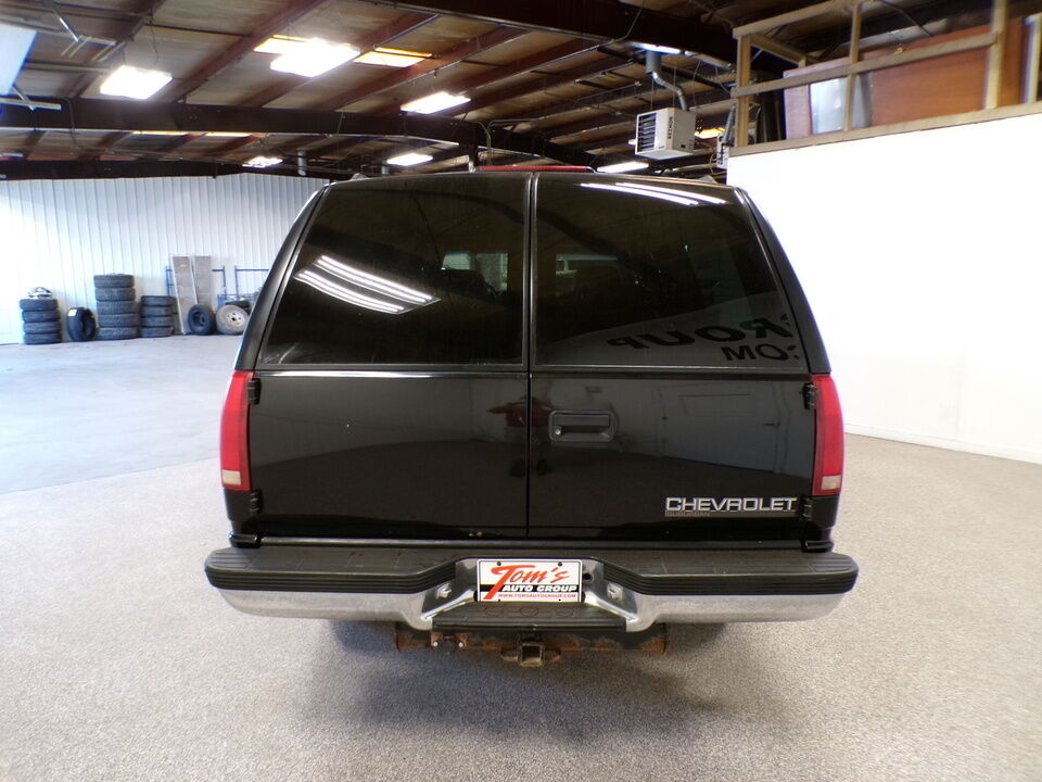 1999 Chevrolet Suburban  - Tom's Credit City