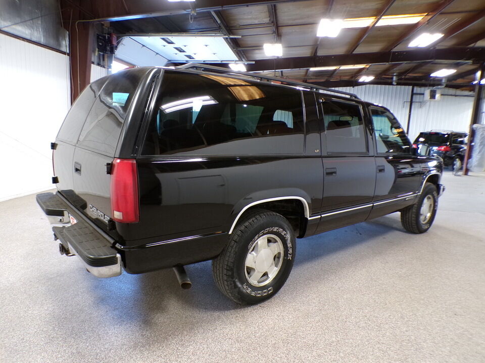 1999 Chevrolet Suburban  - Tom's Credit City