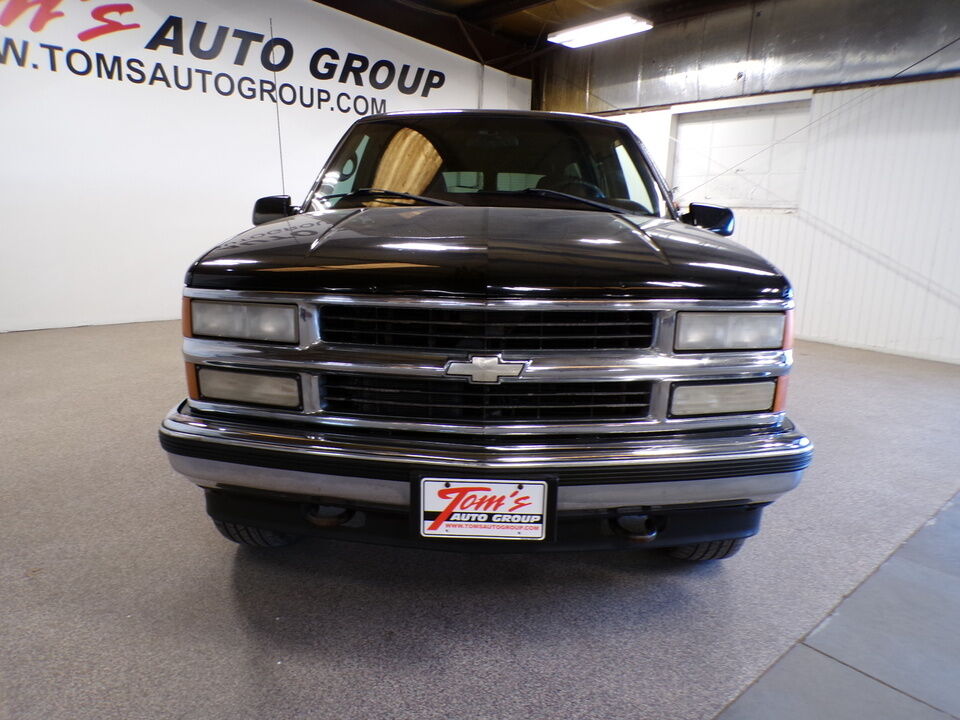 1999 Chevrolet Suburban  - Tom's Credit City