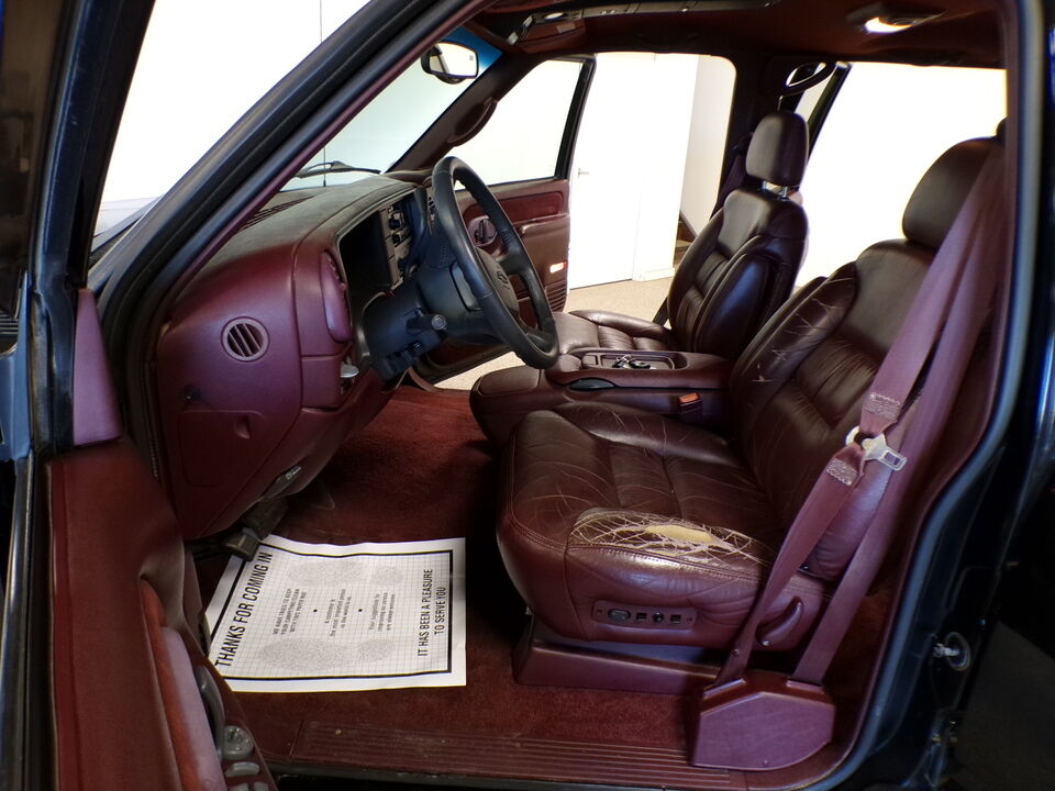 1999 Chevrolet Suburban  - Tom's Credit City