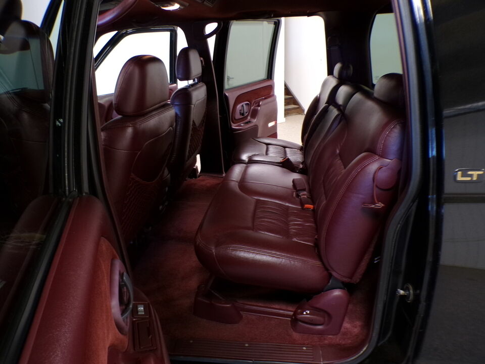 1999 Chevrolet Suburban  - Tom's Credit City