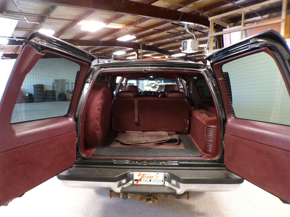 1999 Chevrolet Suburban  - Tom's Credit City
