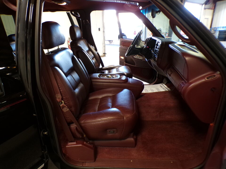 1999 Chevrolet Suburban  - Tom's Credit City