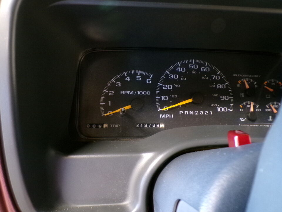 1999 Chevrolet Suburban  - Tom's Credit City