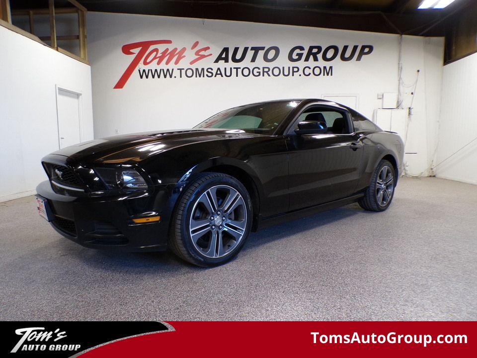 2013 Ford Mustang V6  - N55045  - Tom's Auto Group