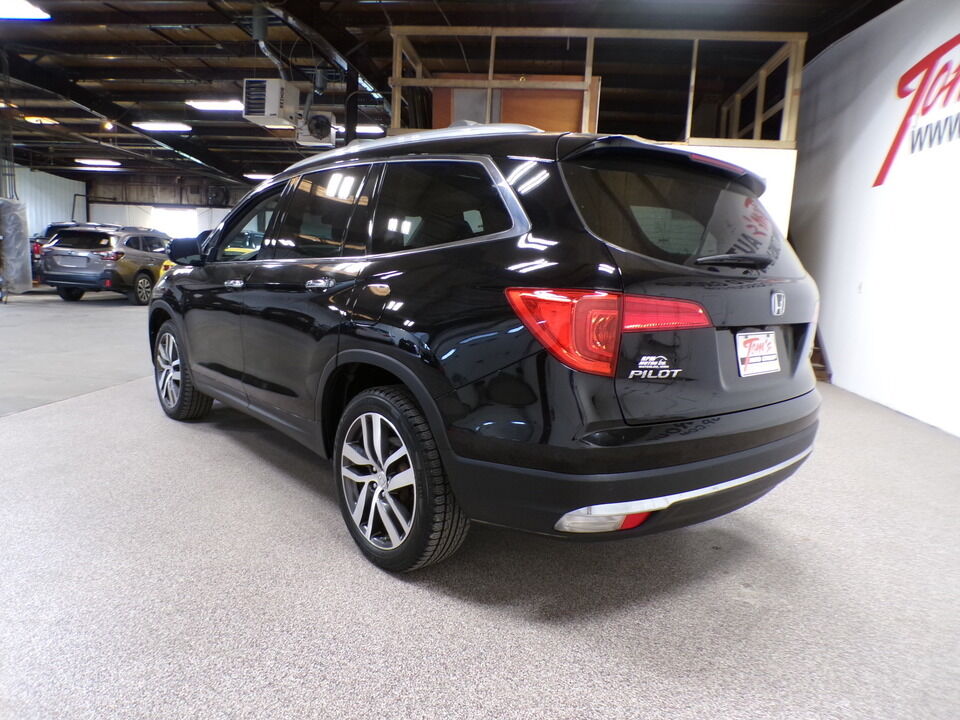 2016 Honda Pilot  - Tom's Credit City