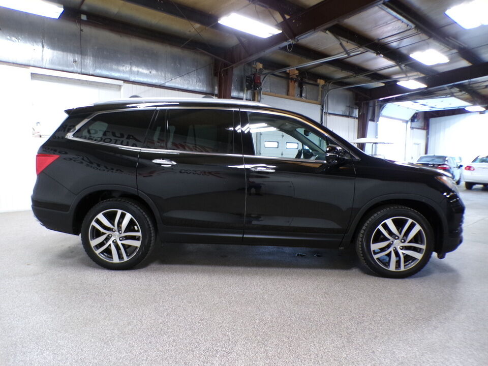 2016 Honda Pilot  - Tom's Credit City