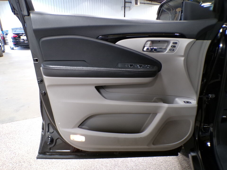 2016 Honda Pilot  - Tom's Credit City