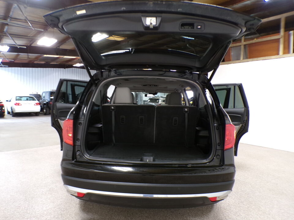 2016 Honda Pilot  - Tom's Credit City