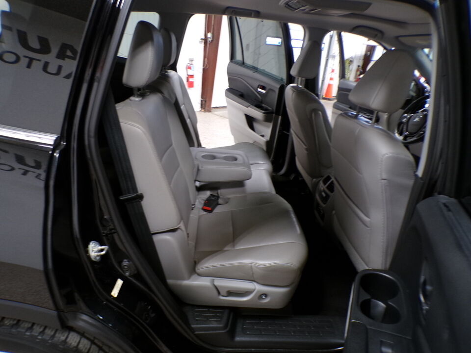 2016 Honda Pilot  - Tom's Credit City