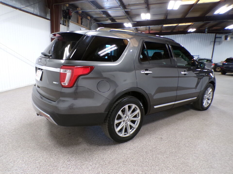 2016 Ford Explorer  - Tom's Budget Cars
