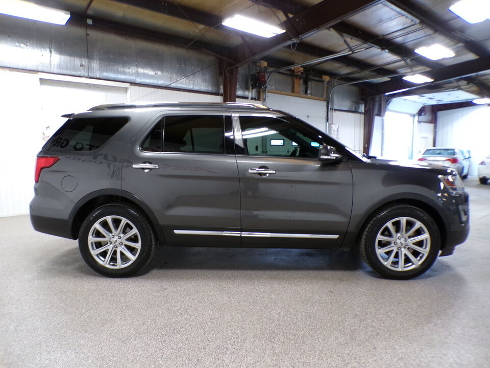 2016 Ford Explorer  - Tom's Budget Cars