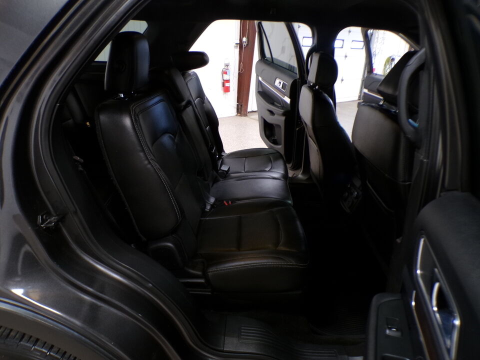 2016 Ford Explorer  - Tom's Budget Cars